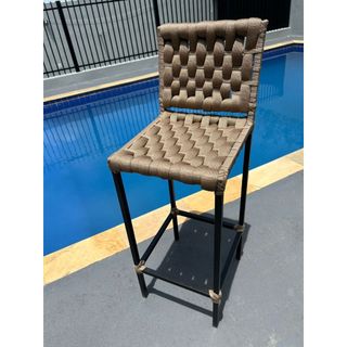 Banqueta alta em aço e tricô náutico moderna elegante confortável balcão cozinha bar área gourmet