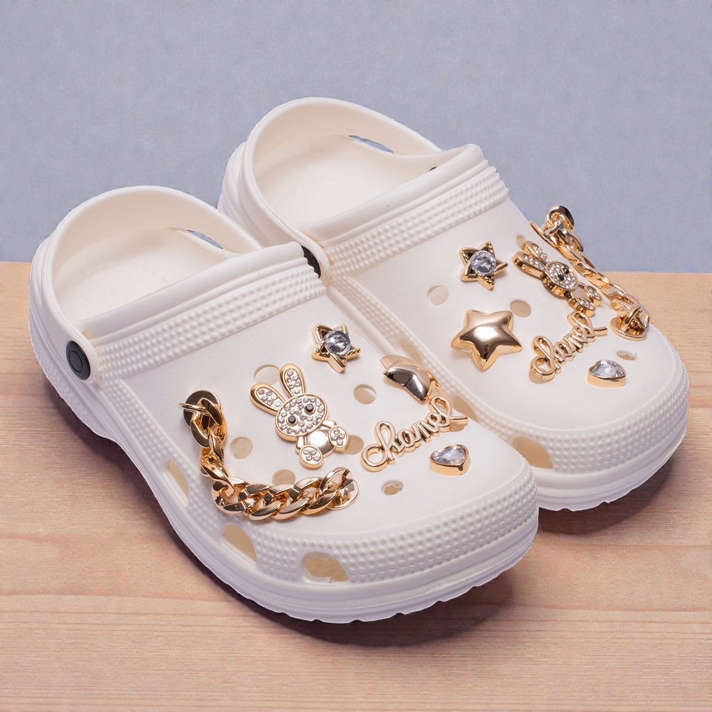 Chinelo Sandália Babuche Luxo com Enfeites Corrente Liquidação