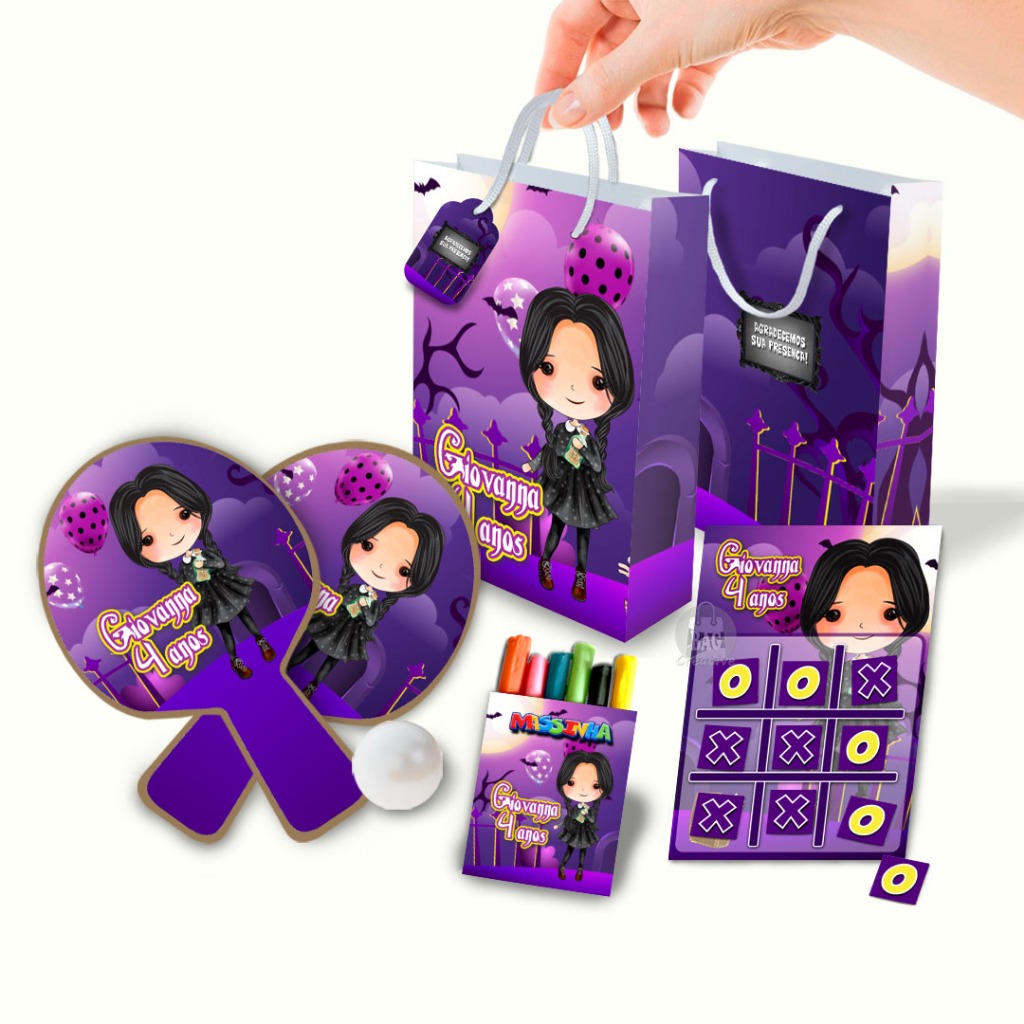 Lembrancinha de Aniversário Personalizado Sacolinha, Raquete, Jogo da Velha, Massinha Wandinha