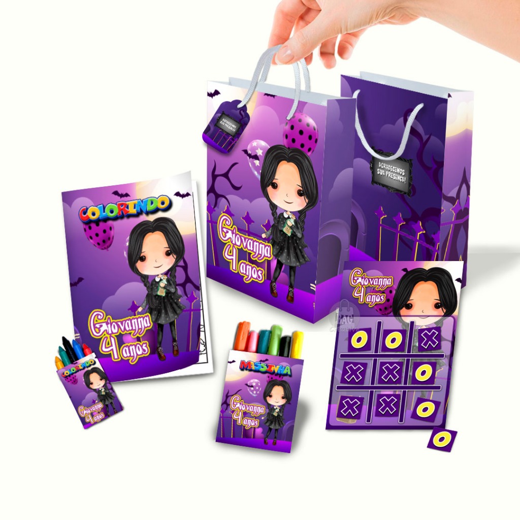 Lembrancinha de Aniversário Personalizado Sacolinha, Livrinho, Jogo da Velha, Massinha Wandinha