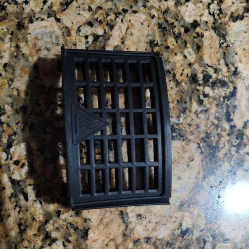 Grade Da Saída De Ar Da Air Fryer Britânia Bfr13P usado
