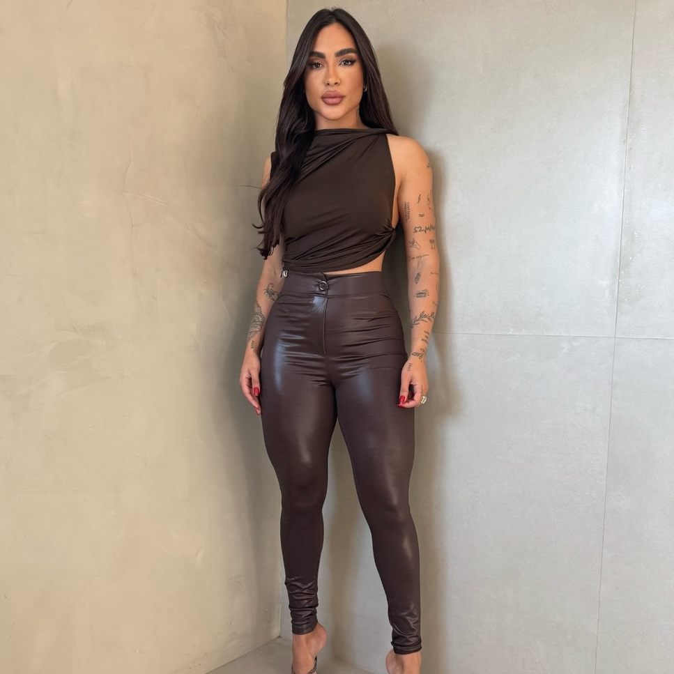 Calça Feminina Cirrê Premium Estilo Montaria Cintura Alta Modeladora Brilho Leve Casual Elegante em Oferta na Shopee