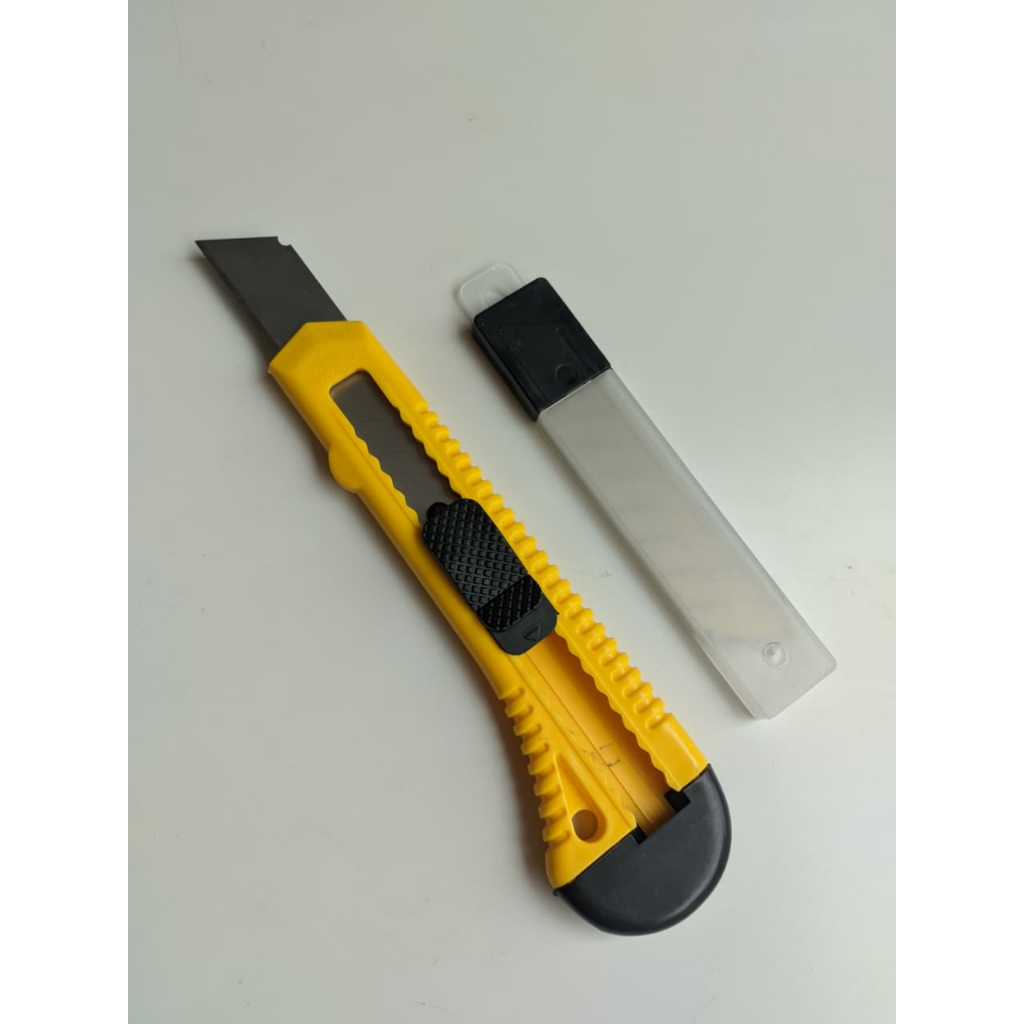 Kit Estilete de Plástico Largo 18mm  e Refil de Laminas  para Corte Papel Plastico Couro Papelão