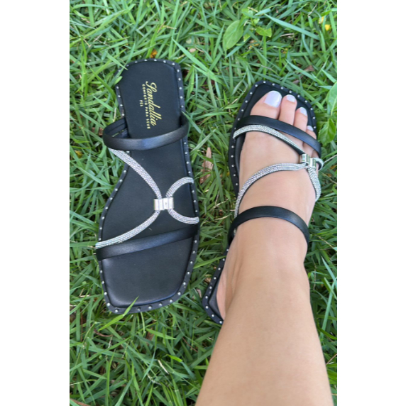 Sandália Chinelo Rasteira Feminina com Tiras Decorativas em Strass e Design Moderno Confortável Resistente Leve Durável