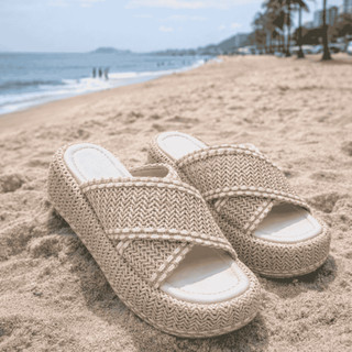 Papete Feminina Sandália Palha Trançada Acolchoada Estilosa Tamanco Chinelo Confortável Palha Verão Praia