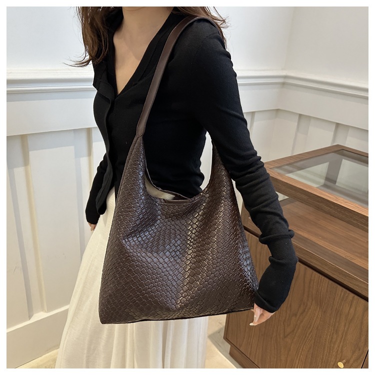 bolsa feminina elegante bolsas femininas de ombro bolsa de ombro Bolsa de tecido com textura em Oferta na Shopee