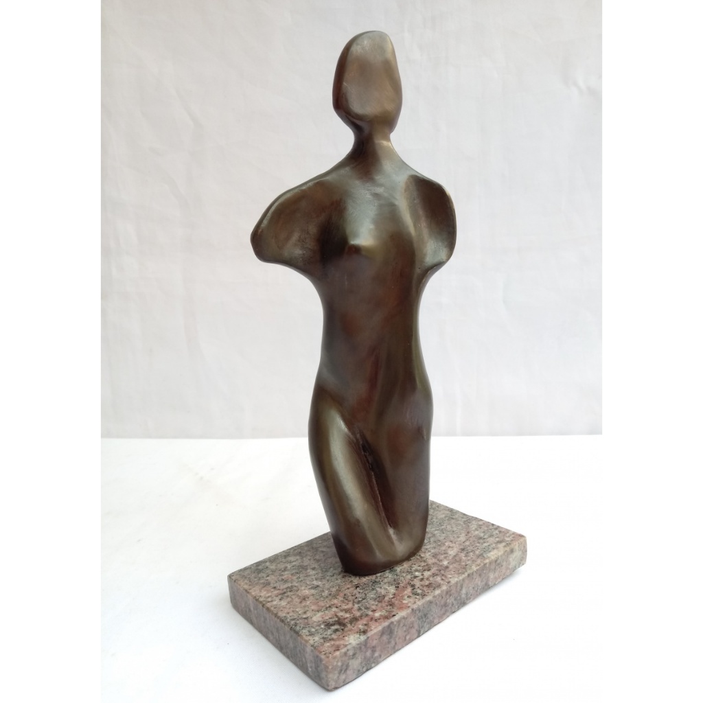 Bela escultura em bronze representando um torso feminino estilizado e moderno, sobre base de granito
