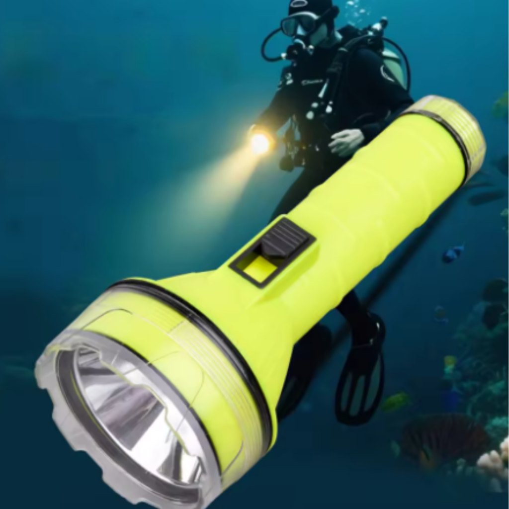 Lanterna LED Recarregável para Mergulho e Acampamento – Subaquática à Prova d’Água em Oferta na Shopee