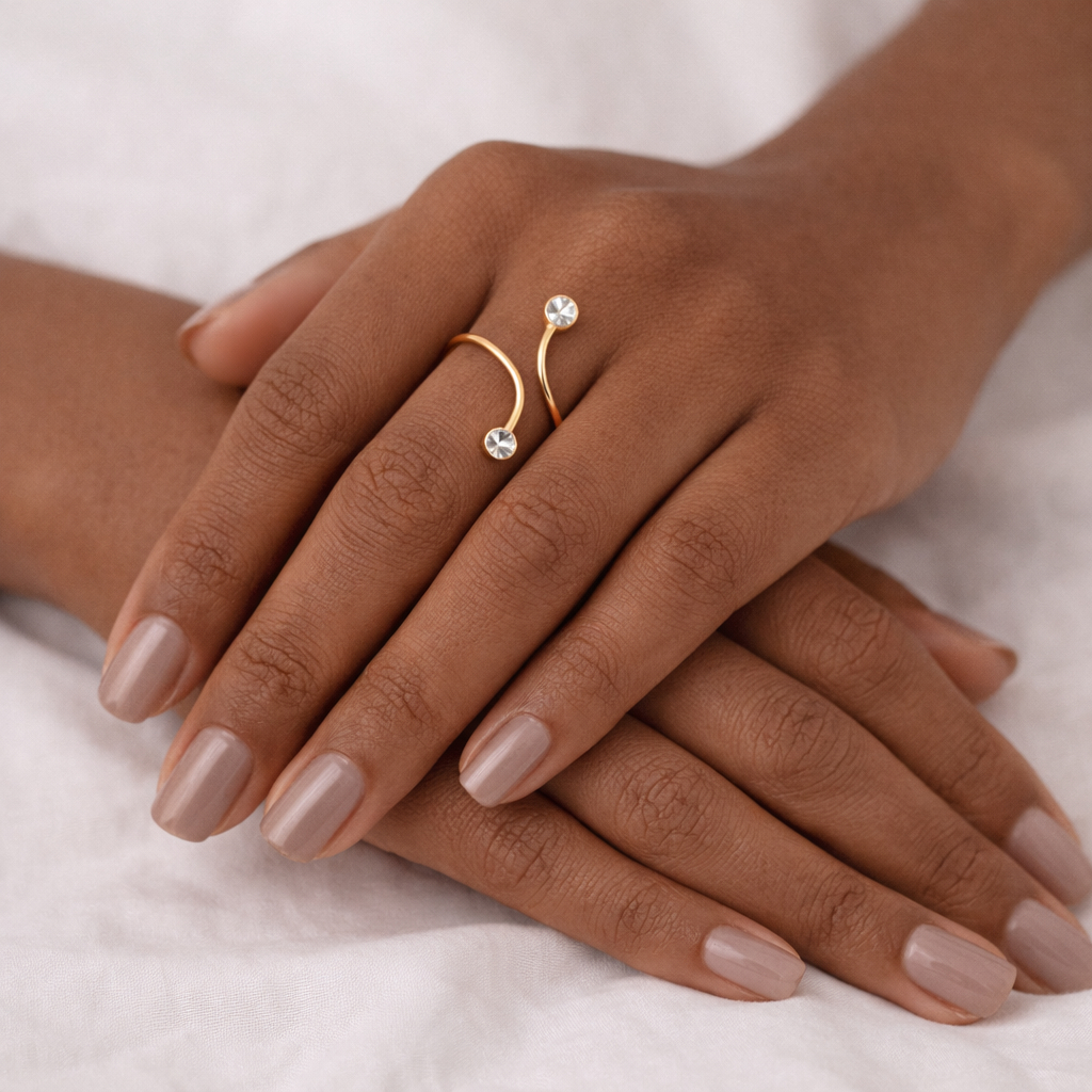 Anel Luxo Feminino Estilo Contemporâneo Com Zircônia Cravejada Garantia Folheado A Ouro 18K