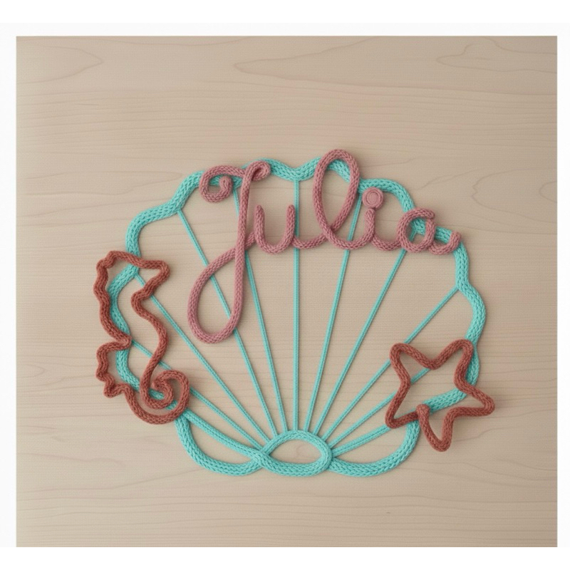 aTaliArtes - Porta Maternidade Concha em Tricotin - Modelo Cannes - Guirlanda Fundo do Mar menina Personalizada