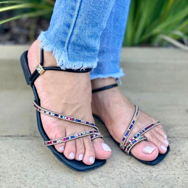 Sandália Rasteira Feminina Rasteirinha Dedo Strass Colorido Confortável Casual e Elegante