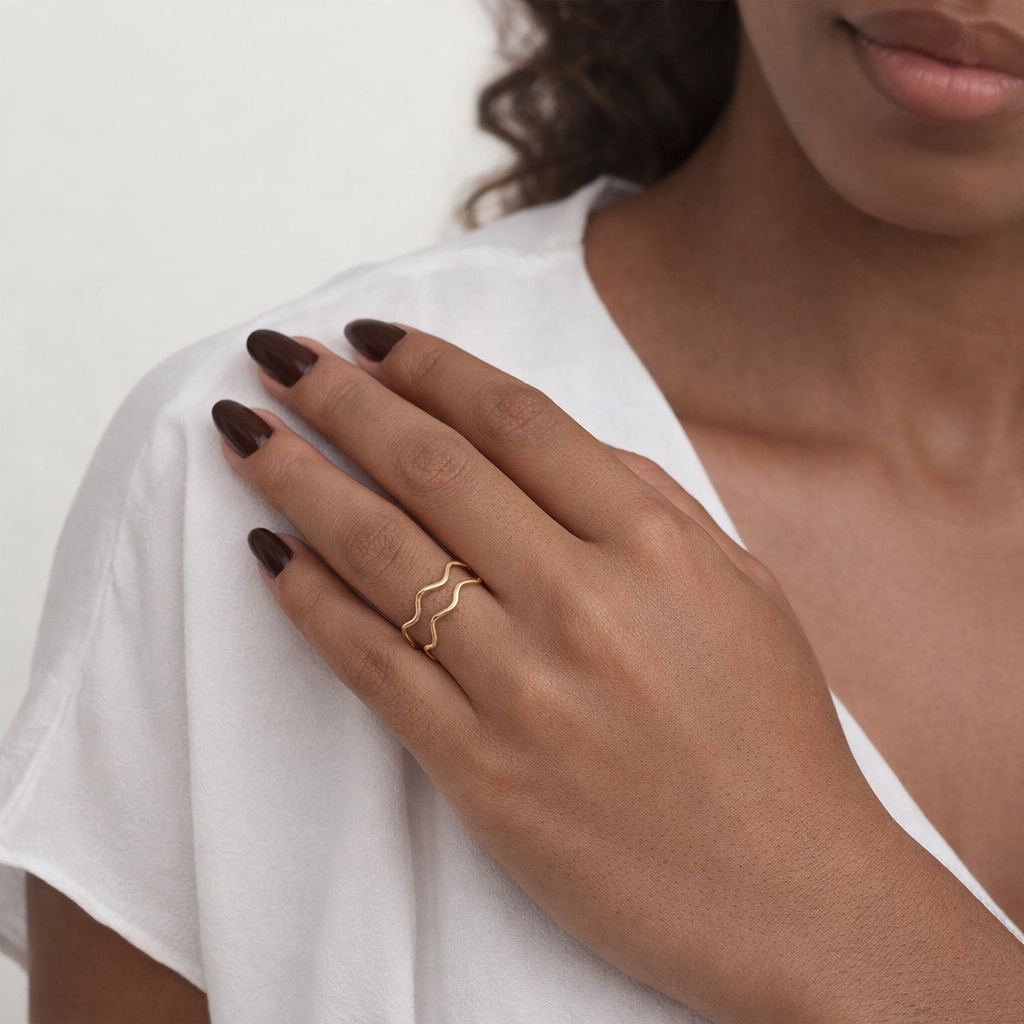 Anel Feminino Fino Com Linhas Onduladas Visual Elegante Uso Diário Presente Folheado A Ouro 18k