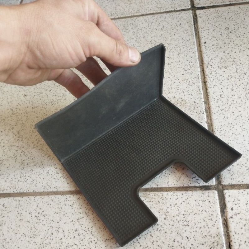Tapete porta documentos GM ASTRA LADO ESQUERDO.