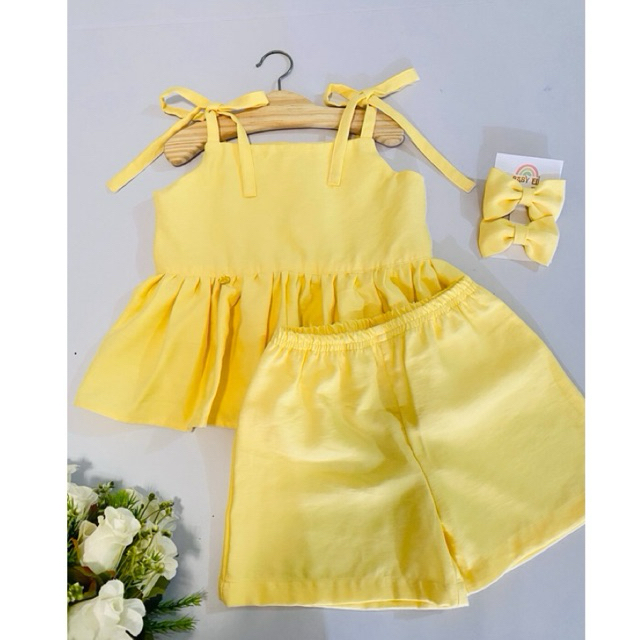 conjunto infantil menina blusa peplum e shorts  tamanho 1, 2, 4 e 6 anos, verão,  cor amarelo Mantega