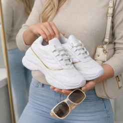 Tênis Feminino Casual Branco com Detalhes Dourados Para Caminhadas e Passeios