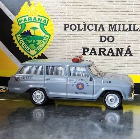 CHEVROLET VERANEIO CKS CUSTOM RONE ANTIGA PMPR ESCALA 1.64 TAMANHO 7CM EM METAL ACOMPANHA EMBALAGEM METAL CKS.
