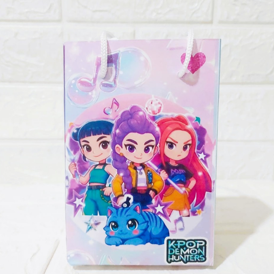Sacolinha Personalizada P das Guerreiras do kpop Cute  (2) 10X15X4  Lembrancinha para FESTA PEGUE E MONTE