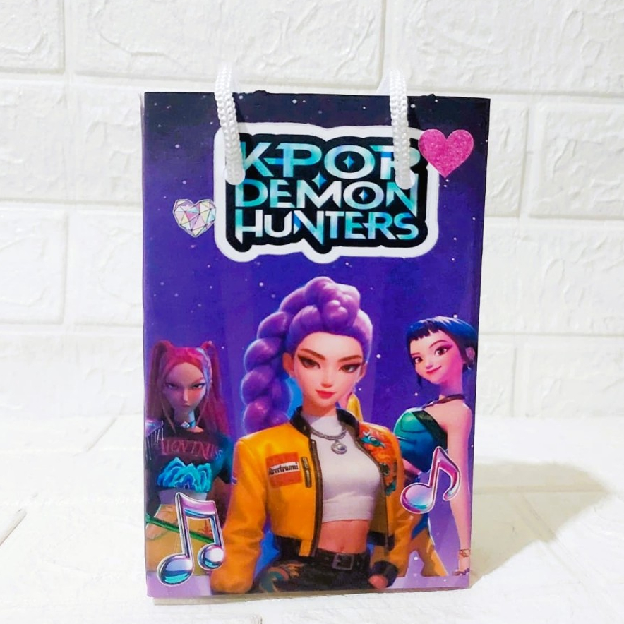 Sacolinha Personalizada P das Guerreiras do kpop  (3) 10X15X4  Lembrancinha para FESTA PEGUE E MONTE