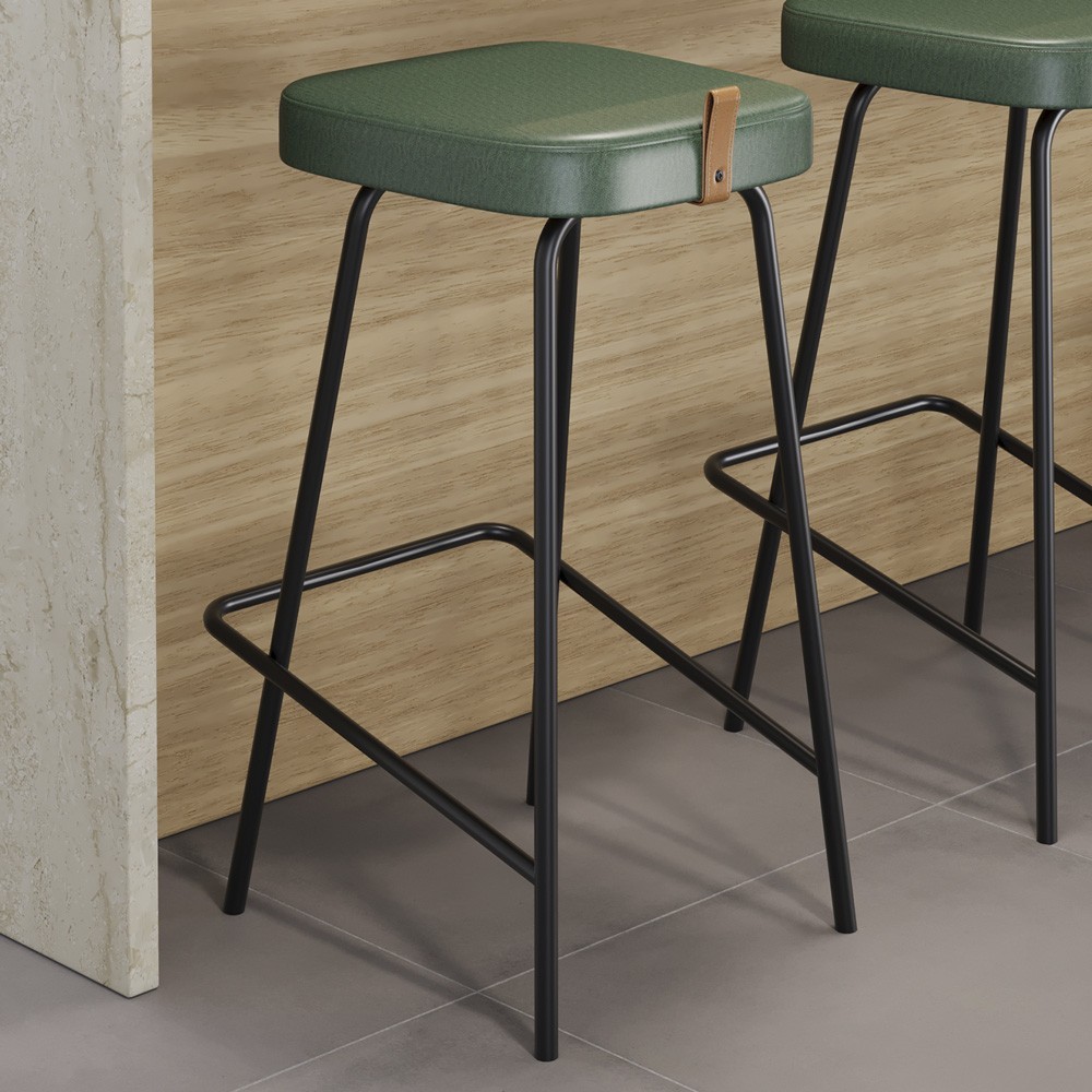 Banqueta Média Para Cozinha Vik Estofada Couríssimo Verde - Desk Design