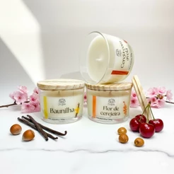 Vela Aromática Artesanal 100g com Essência Premium – Cereja & Avelã, Flor de Cerejeira e Brisa do Mar