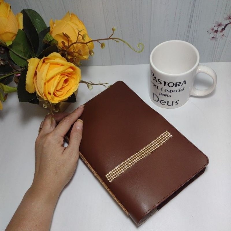 Bíblias Personalizadas com Pedraria: Onde Comprar | BuscaProdutos