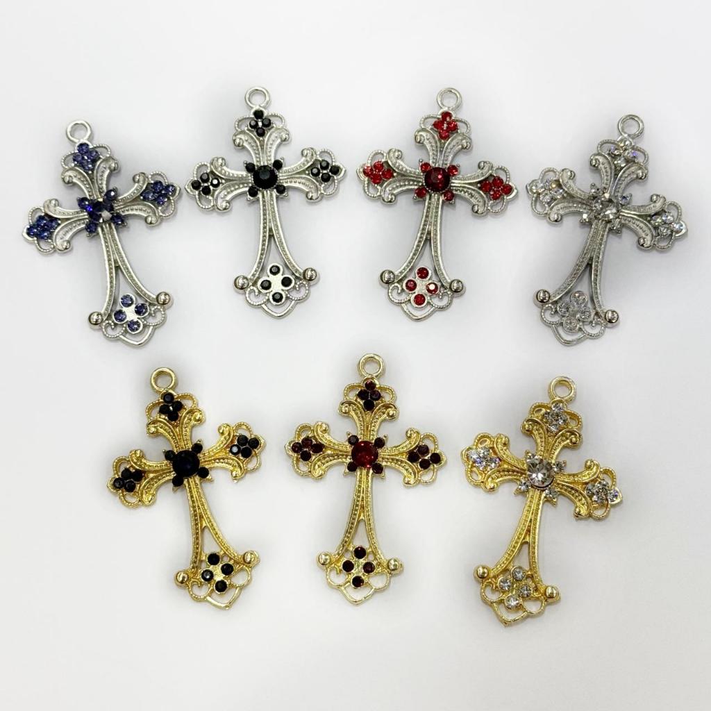 Pingente de Cruz trabalhada C/Strass em Oferta na Shopee