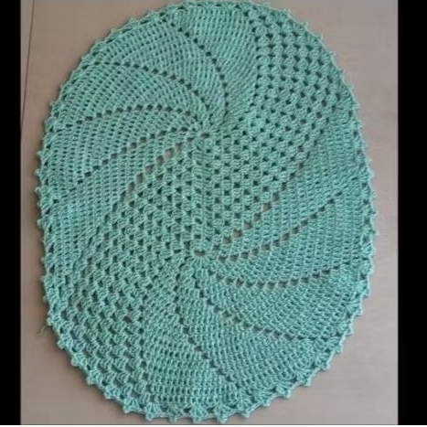 Tapete Artesanal de Crochê 60×45 – Feito à Mão em Barbante