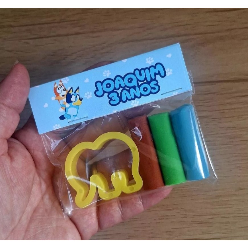 Kit Massinha de Modelar Com Cortador Personalizado Para Lembrancinha Festa Infantil - Diversos Temas