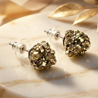 Brinco Pedra Natural Pirita com Pino em Oferta na Shopee