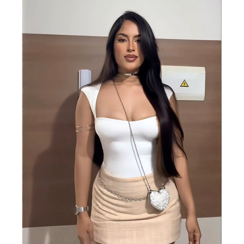 Regata Feminina Blusa de Alça Larga Recorte nas Costas Forro Duplo em Suplex.