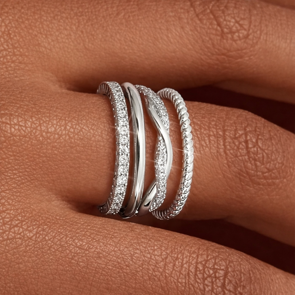 kit 4 anéis Feminino a Prata 925 delicado com Zircônias Brilhantes Elegante em banhado a ouro 18k