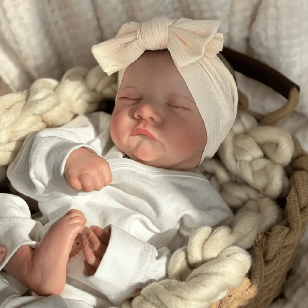 Bebê Reborn Boneca Recém Nascida Livia De Olhos Fechados 100% Em Silicone Envio Imediato em Oferta na Shopee