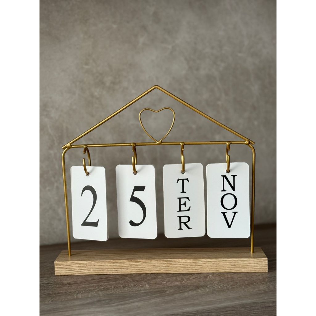 Calendário de mesa permanente Base em Madeira, Aramado - Formato Coração, Dourado em Oferta na Shopee