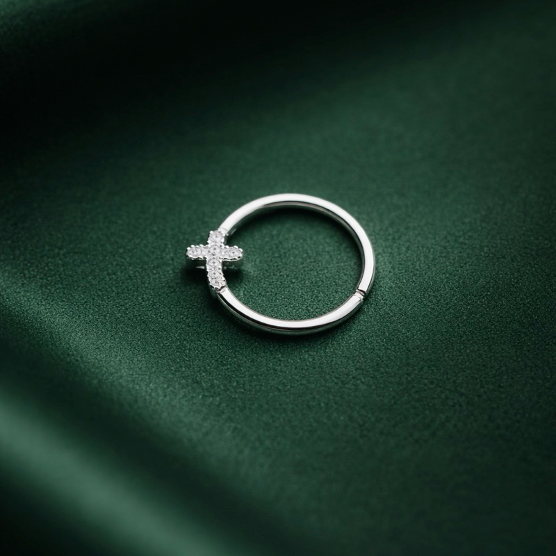 Piercing Argola com Cruz Cravejada em Prata 925