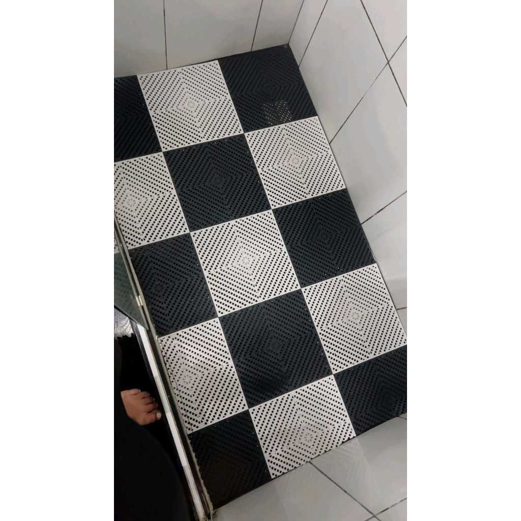 KIT 19 TAPETE ESTRADO MODULAR ANTIDERRAPANTE FLEXIVEL 30x30 PARA BANHEIRO E VESTIARIO - NOVOFLEX
