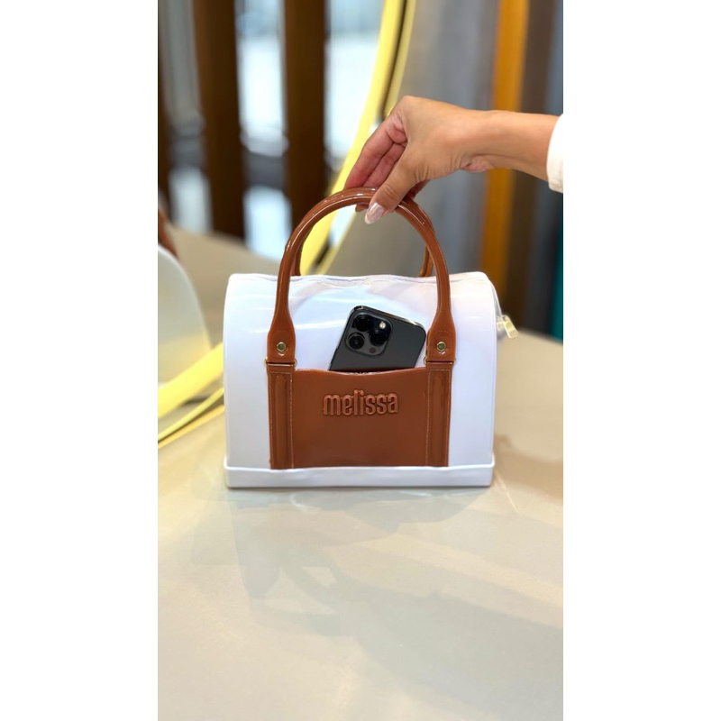 Bolsa Melissa Mini Bag Transparente com Alça Caramelo – Estilo & Praticidade