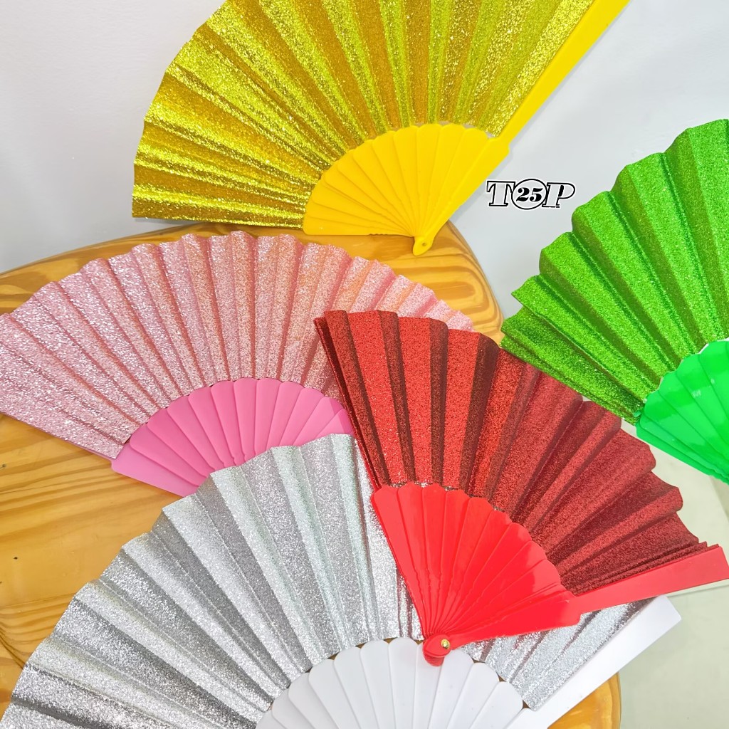 Leques coloridos e brilhantes, perfeitos para festas, dança, decoração de carnaval e festivais.