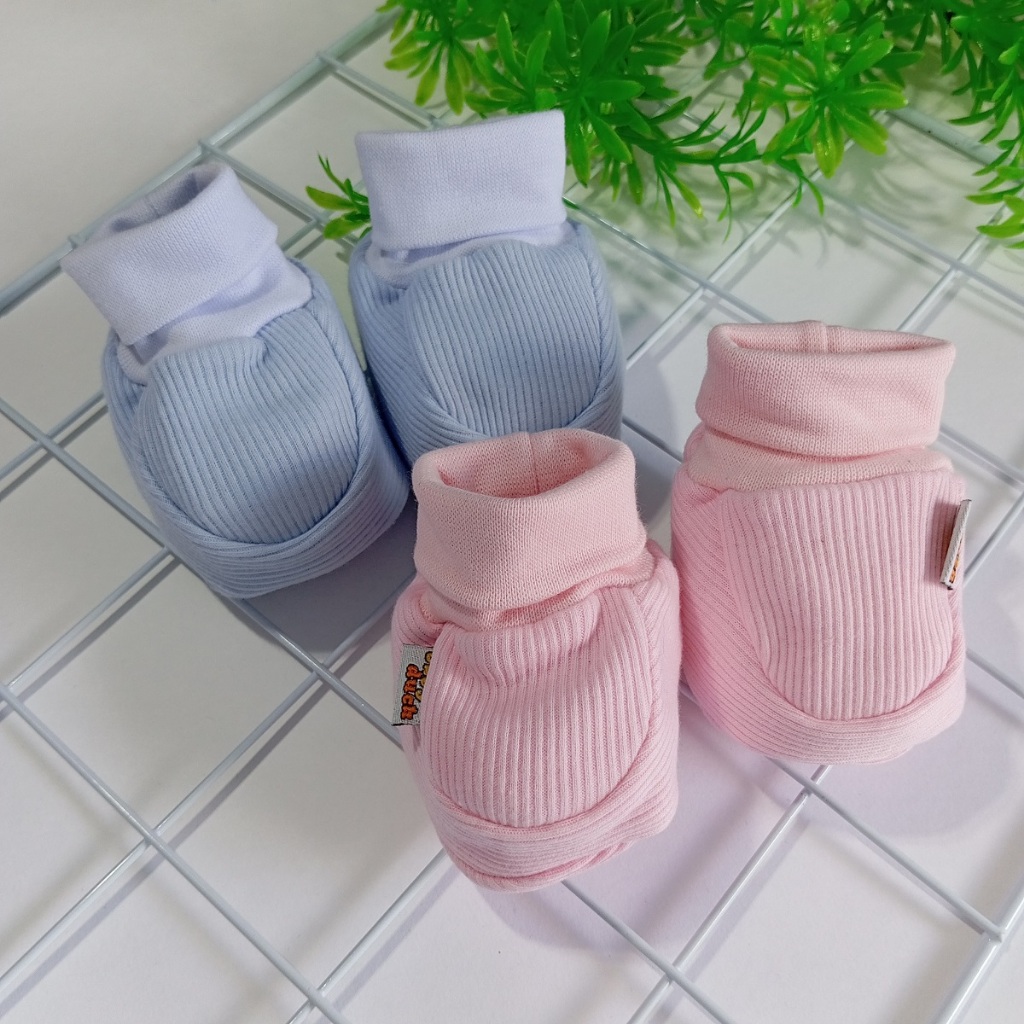 Kit 2 pares de Sapatinho Recém Nascido Pantufa Meia Bebê 100% Algodão em Oferta na Shopee