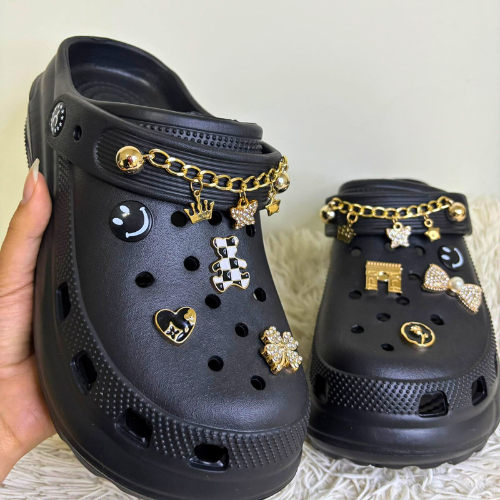 Babuche Plataforma Feminino Sandália Chinelo Leve Confortável Antiderrapante com Pins Yvate