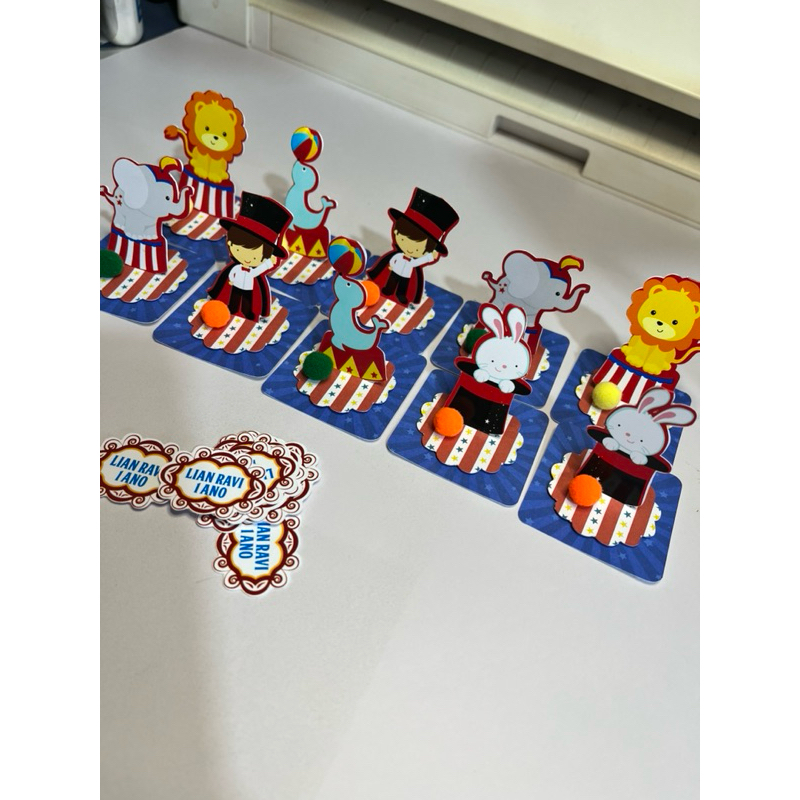 kit 10 apliques Cx acrílica 5 cm lembrancinha circo em Oferta na Shopee