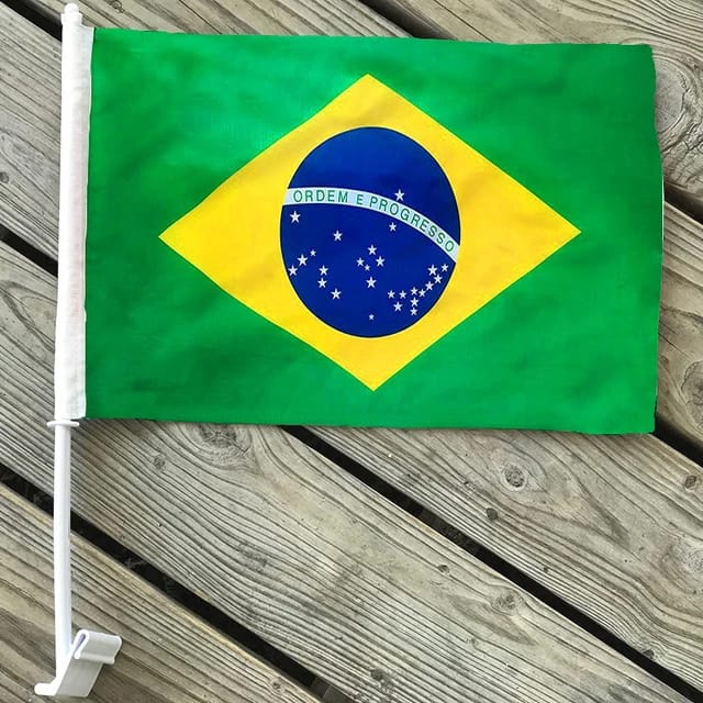 Bandeira do Brasil de Carro com Haste para Fixação - Orgulho Nacional em Oferta na Shopee