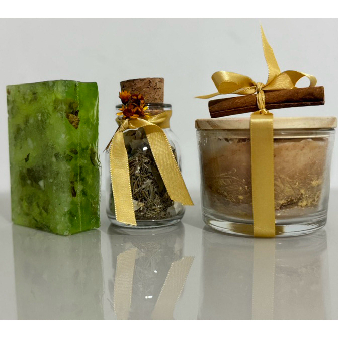 Kit Prosperidade - Sabonete de Arruda, Banho de alecrim, louro e rosas brancas e vela de canela