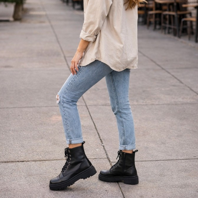 Bota Coturno Feminino Elegante de Luxo Blogueira Sola Reta Plataforma Confortável Estilo
