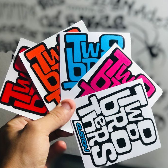 TWO BROTHERS Adesivo em Oferta na Shopee