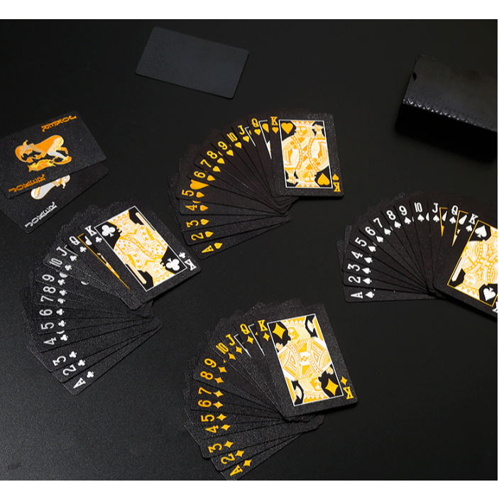 Baralho Preto Plástico Prova D'agua Black Poker Impermeável Dollar Mágica Truco Canastra 54 Cartas azul e dourado em Oferta na Shopee