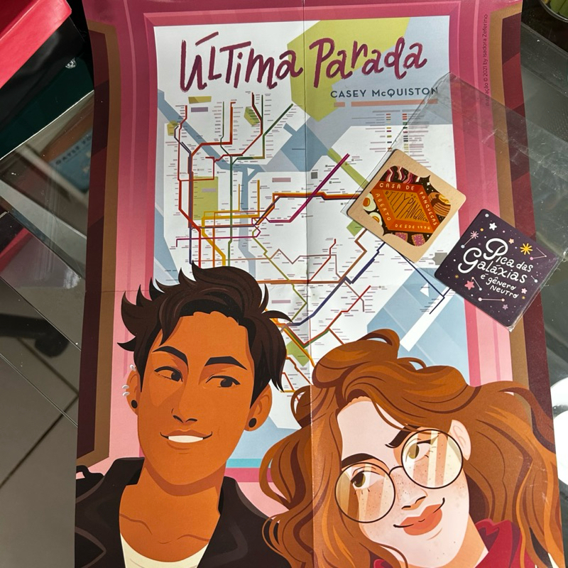 KIT LITERÁRIO EXCLUSIVO “ÚLTIMA PARADA” de Casey McQuiston