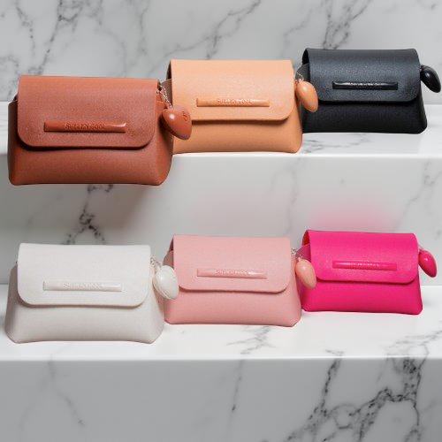 Bolsinha Feminina Suellen Pequena com Coração Tipo Clutch e Necessaire Achadinho