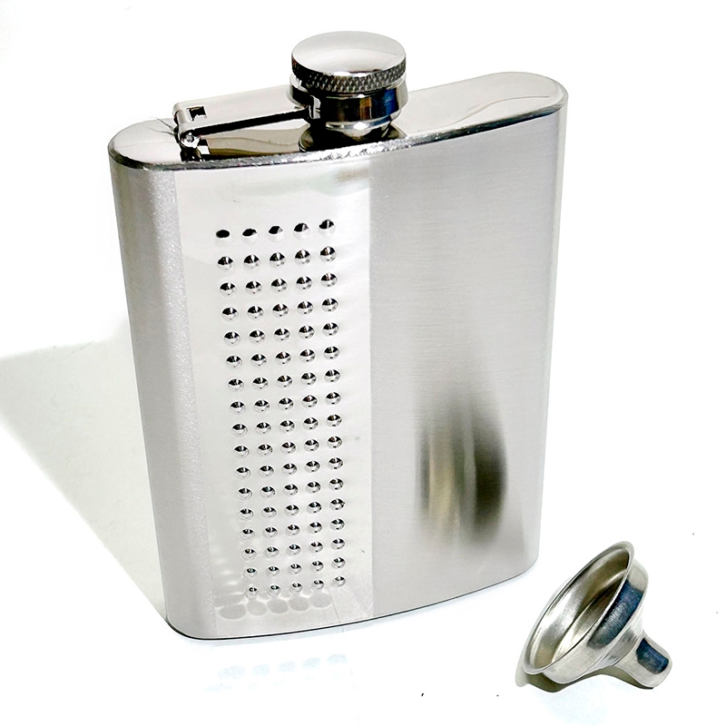 Cantil de Bolso Decorado em Inox + Funil, 230ml ideal para Cachaça, Wisk, etc
