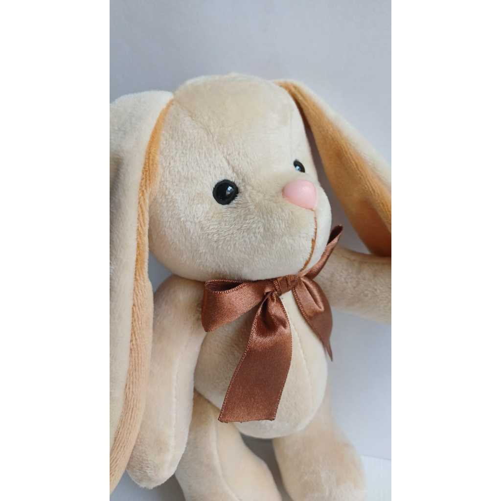 Coelhinho Chocolate em Satim Macio e Antialérgico Com Laço de Cetim 24cm ou 28cm Páscoa/Presente Afetivo