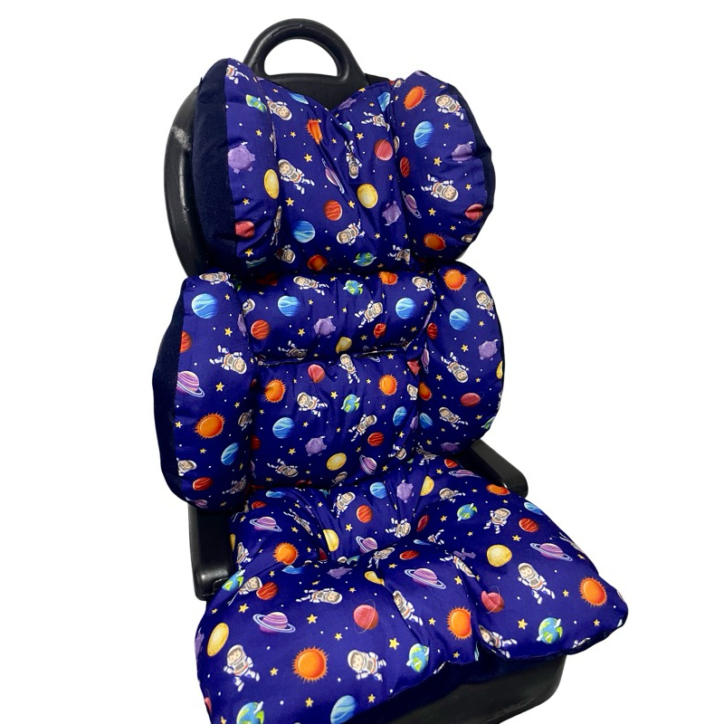 Imagem capa colchonete para cadeirinha de carro dinossauro verde